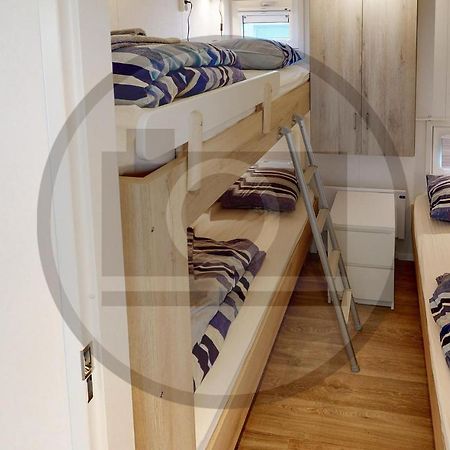 Stunning Ship In Aalsmeer With Kitchen Екстериор снимка