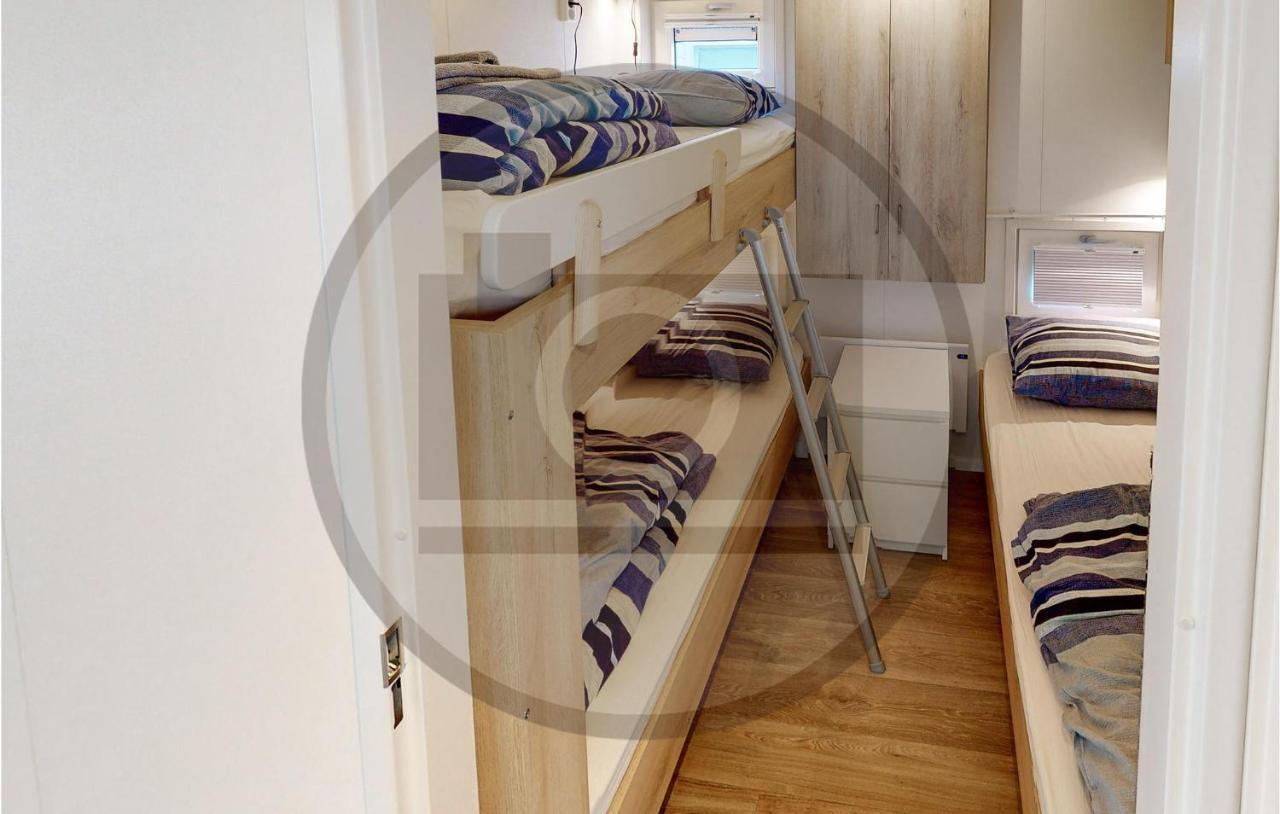 Stunning Ship In Aalsmeer With Kitchen Екстериор снимка